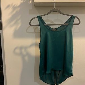 ✨DARK GREEN SILKY TANK✨
